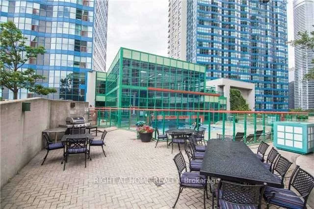 77, Harbour, Waterfront Communities C1, Toronto
