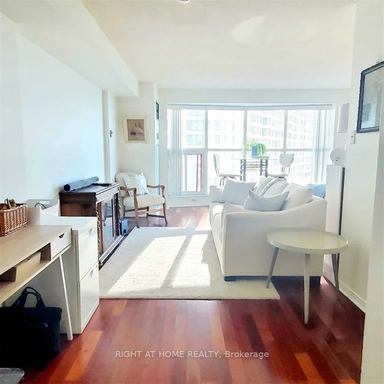 77, Harbour, Waterfront Communities C1, Toronto