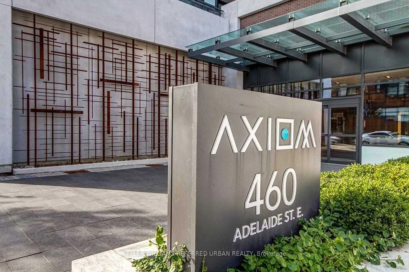 460, Adelaide, Moss Park, Toronto