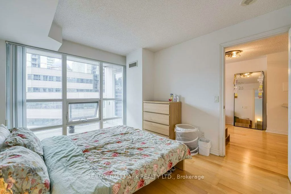 763, Bay, Bay Street Corridor, Toronto