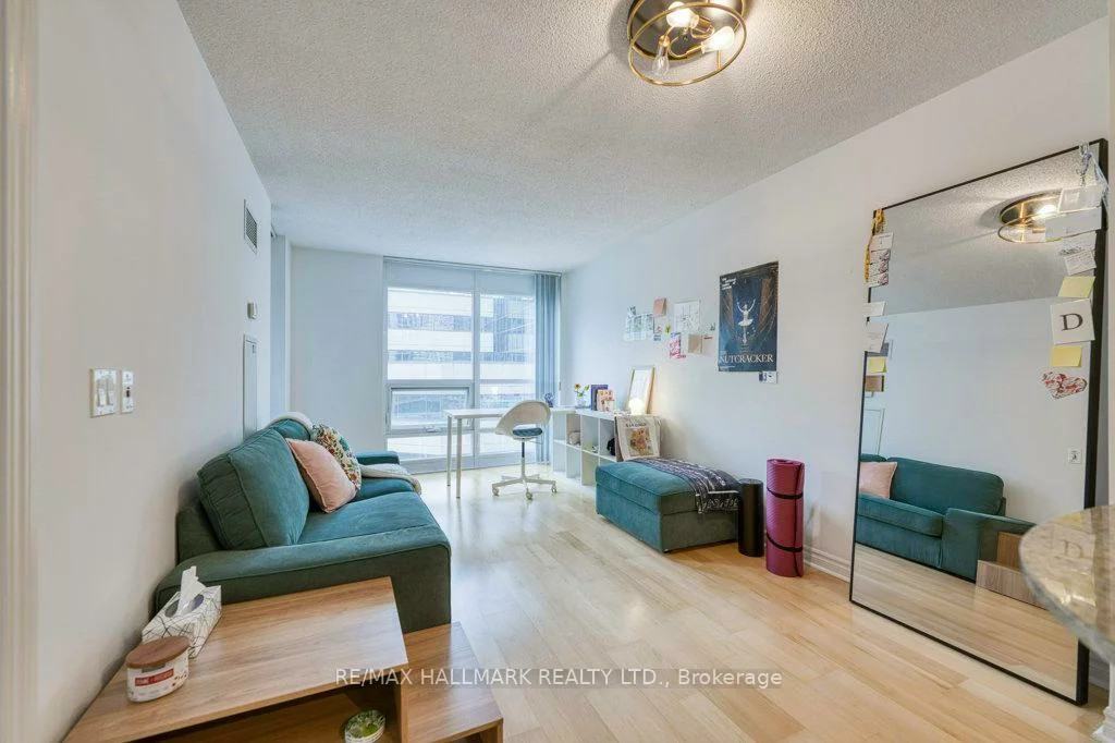 763, Bay, Bay Street Corridor, Toronto