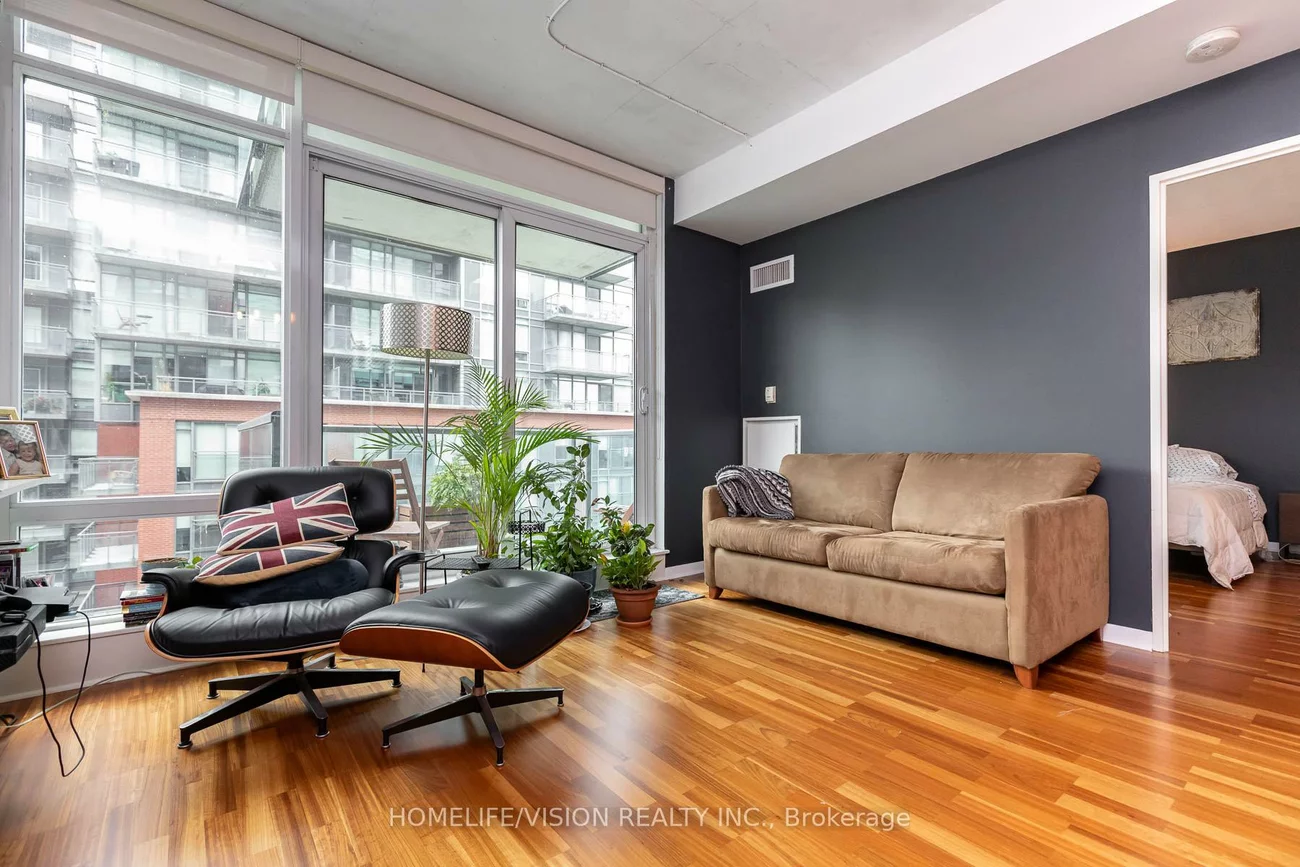 333, Adelaide, Moss Park, Toronto