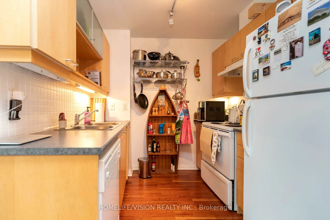 333, Adelaide, Moss Park, Toronto