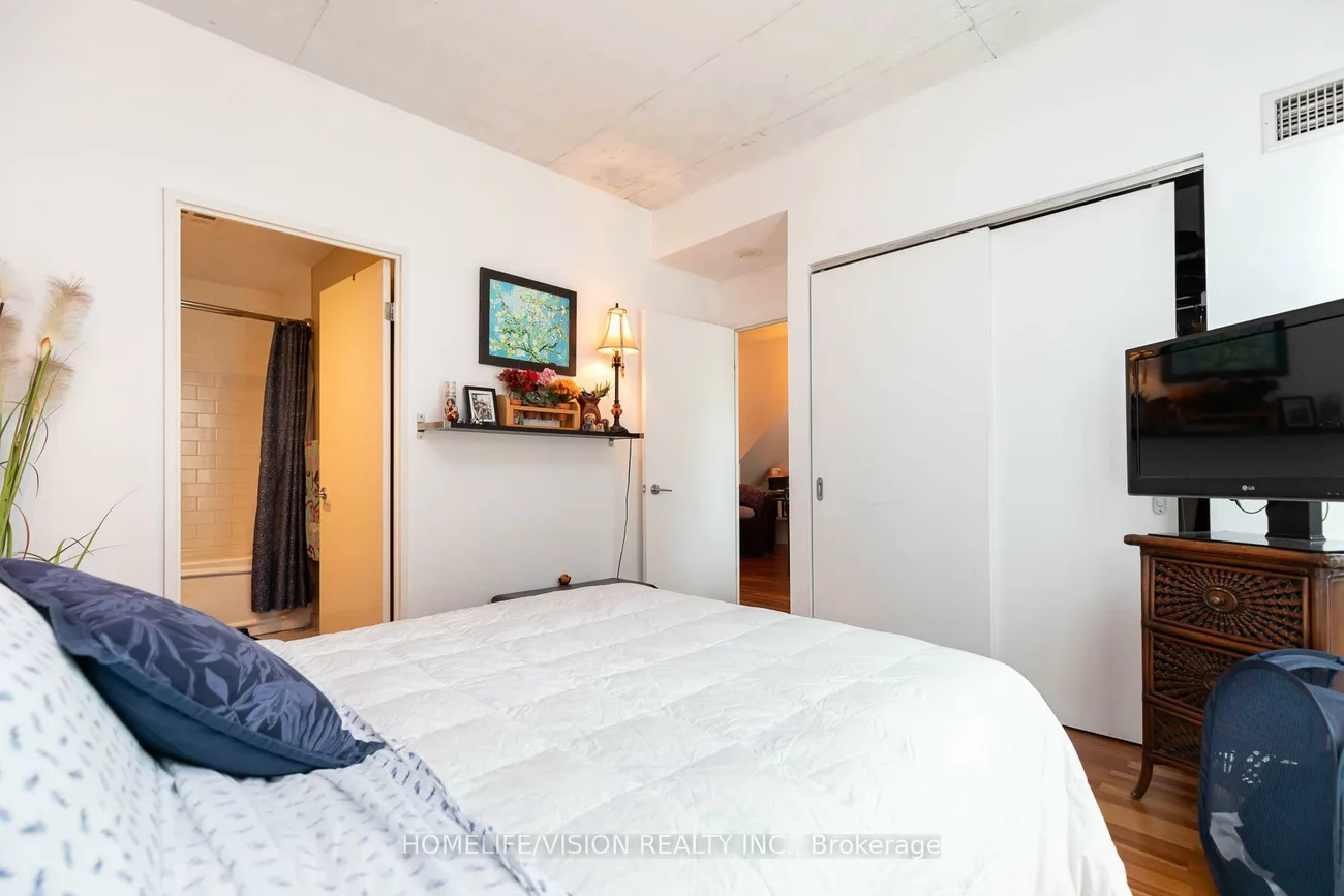 333, Adelaide, Moss Park, Toronto