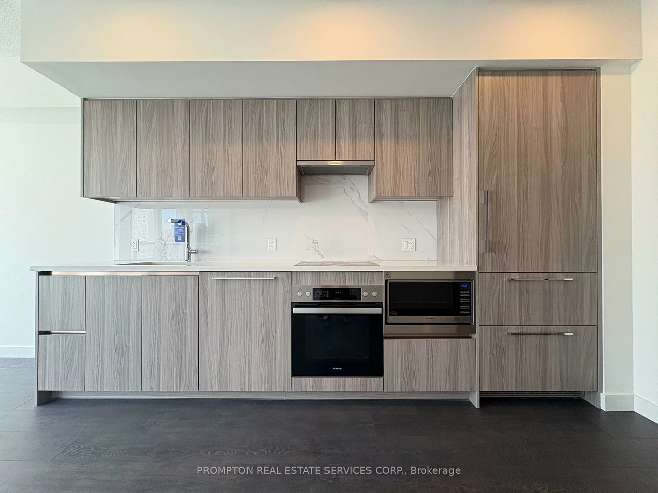 1, Concord Cityplace, Waterfront Communities C1, Toronto