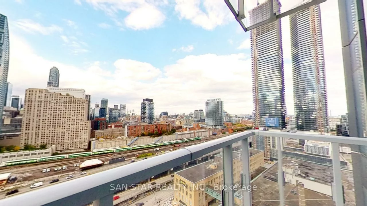28, Freeland, Waterfront Communities C8, Toronto