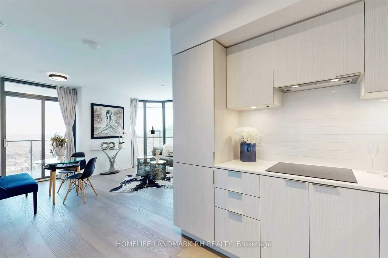 11, Wellesley, Bay Street Corridor, Toronto