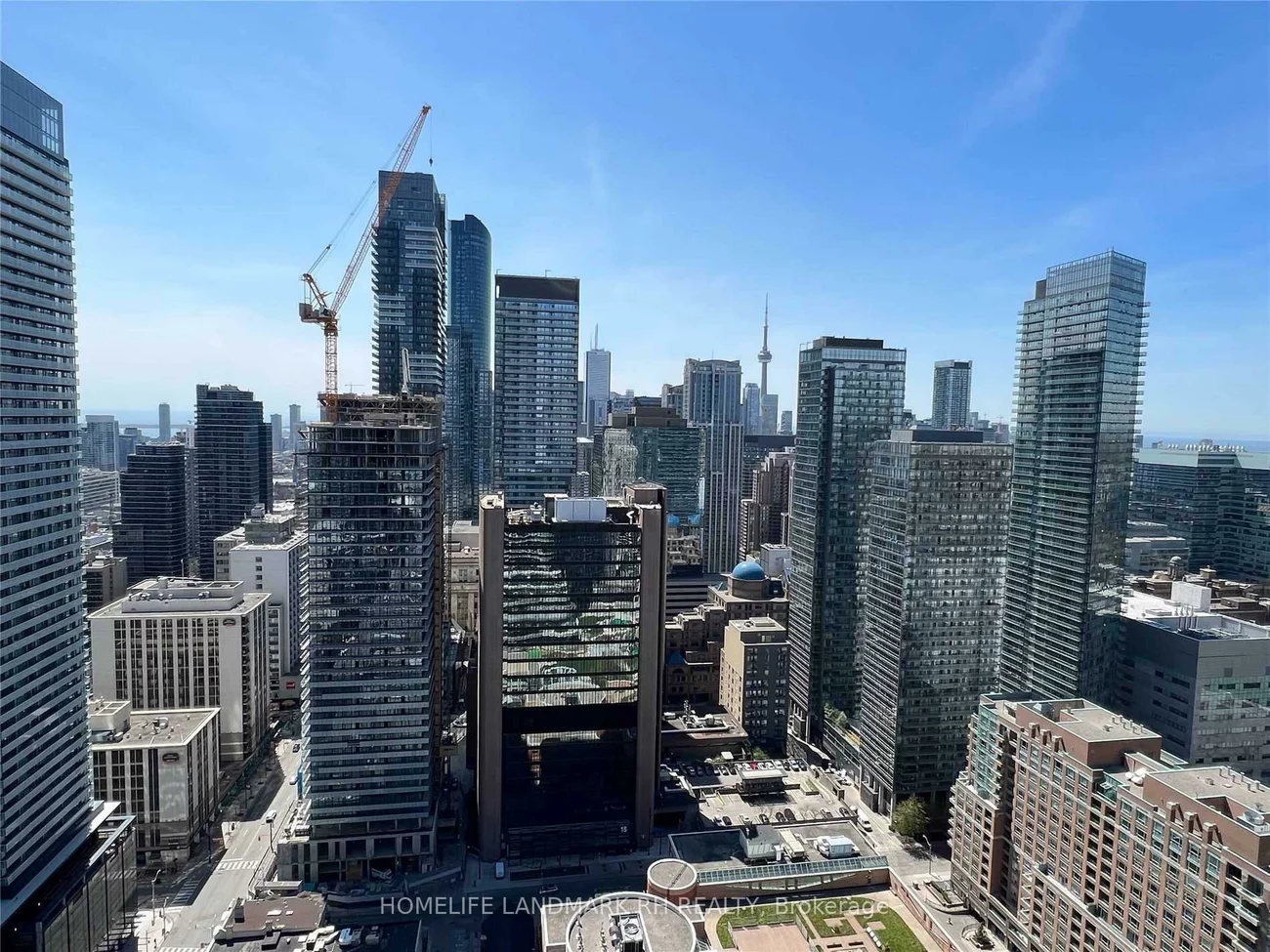 11, Wellesley, Bay Street Corridor, Toronto
