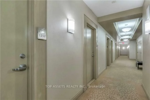 18, Holmes, Willowdale East, Toronto