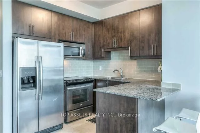 18, Holmes, Willowdale East, Toronto
