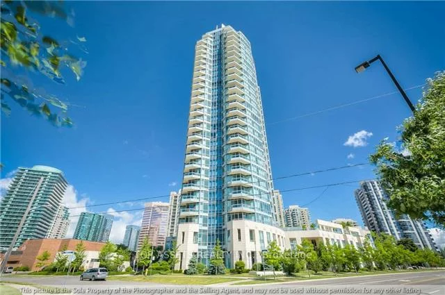 18, Holmes, Willowdale East, Toronto