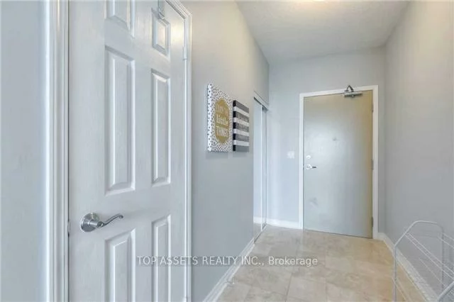 18, Holmes, Willowdale East, Toronto