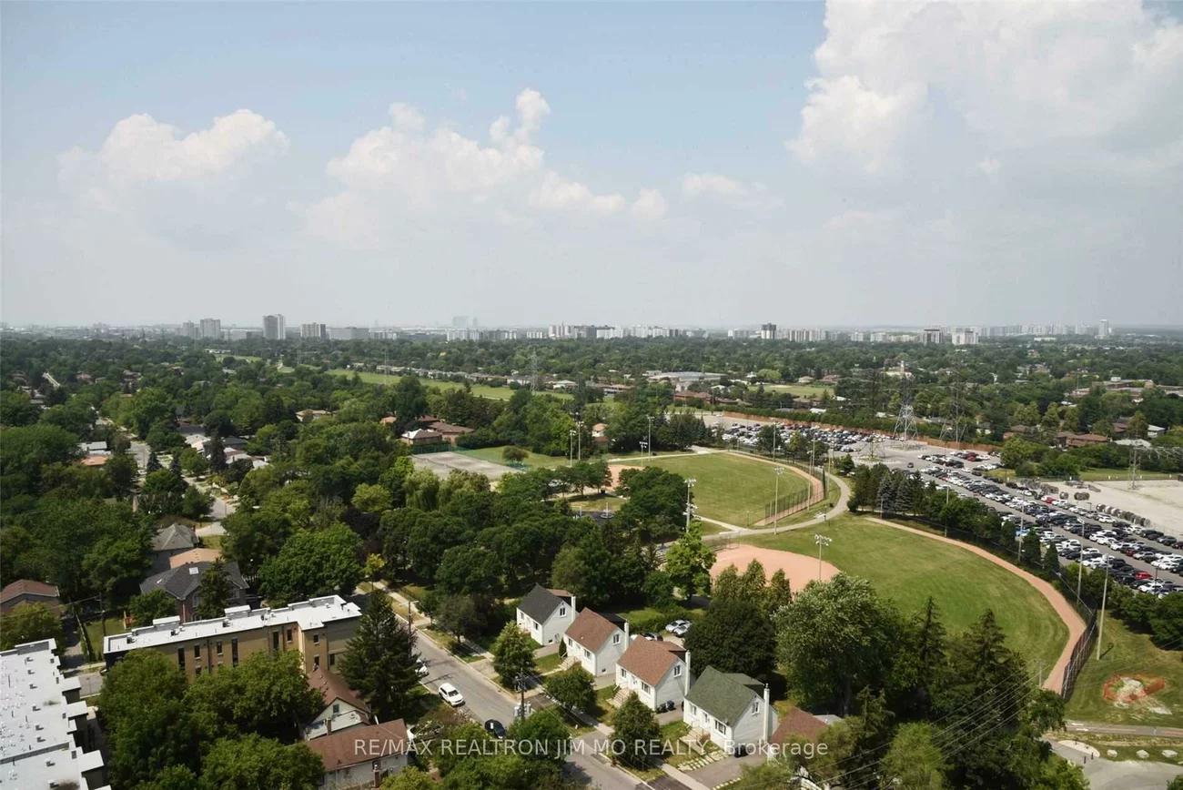 25, Greenview, Newtonbrook West, Toronto