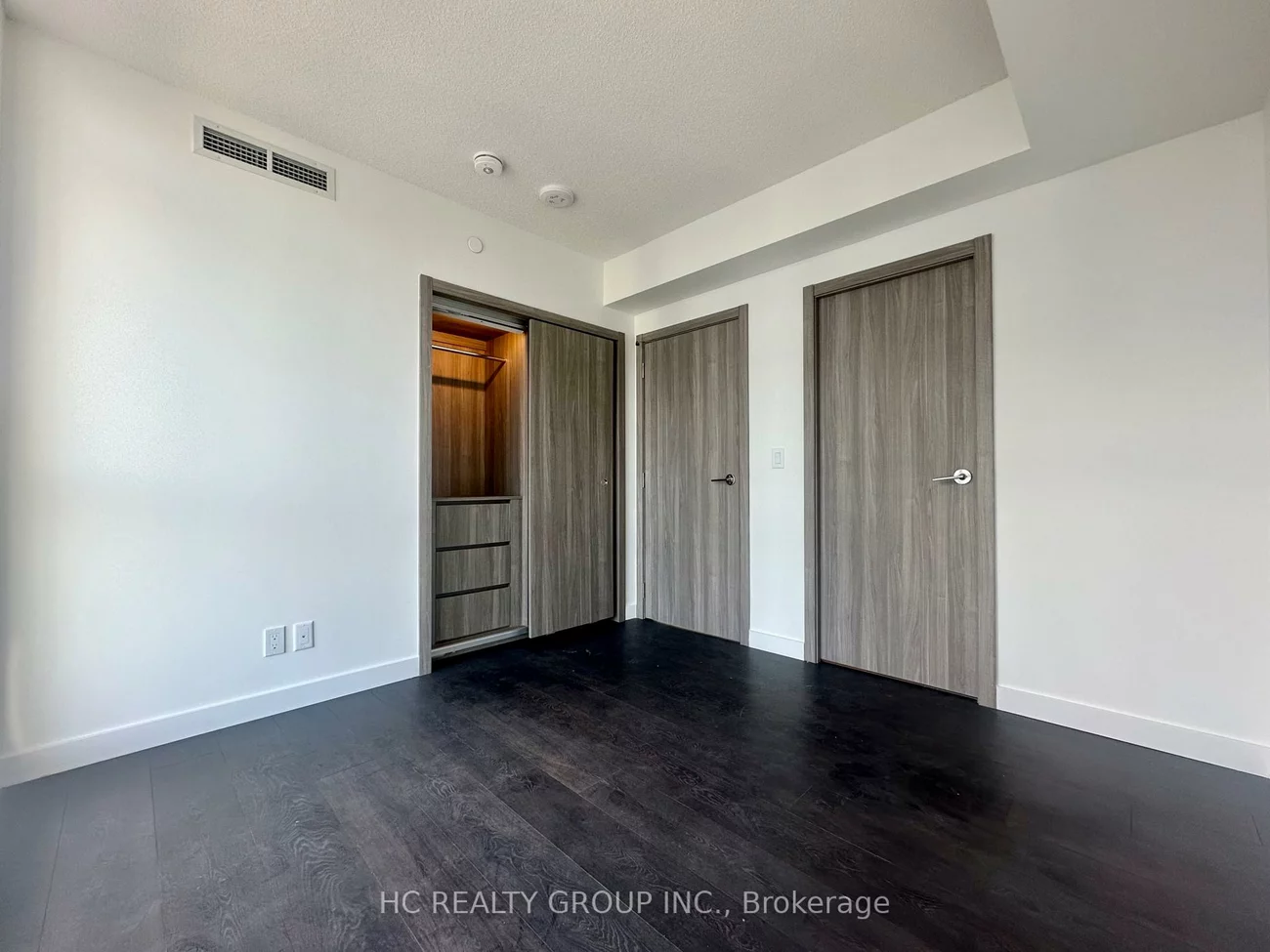 38, Widmer, Waterfront Communities C1, Toronto