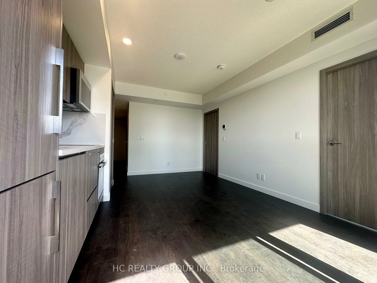 38, Widmer, Waterfront Communities C1, Toronto