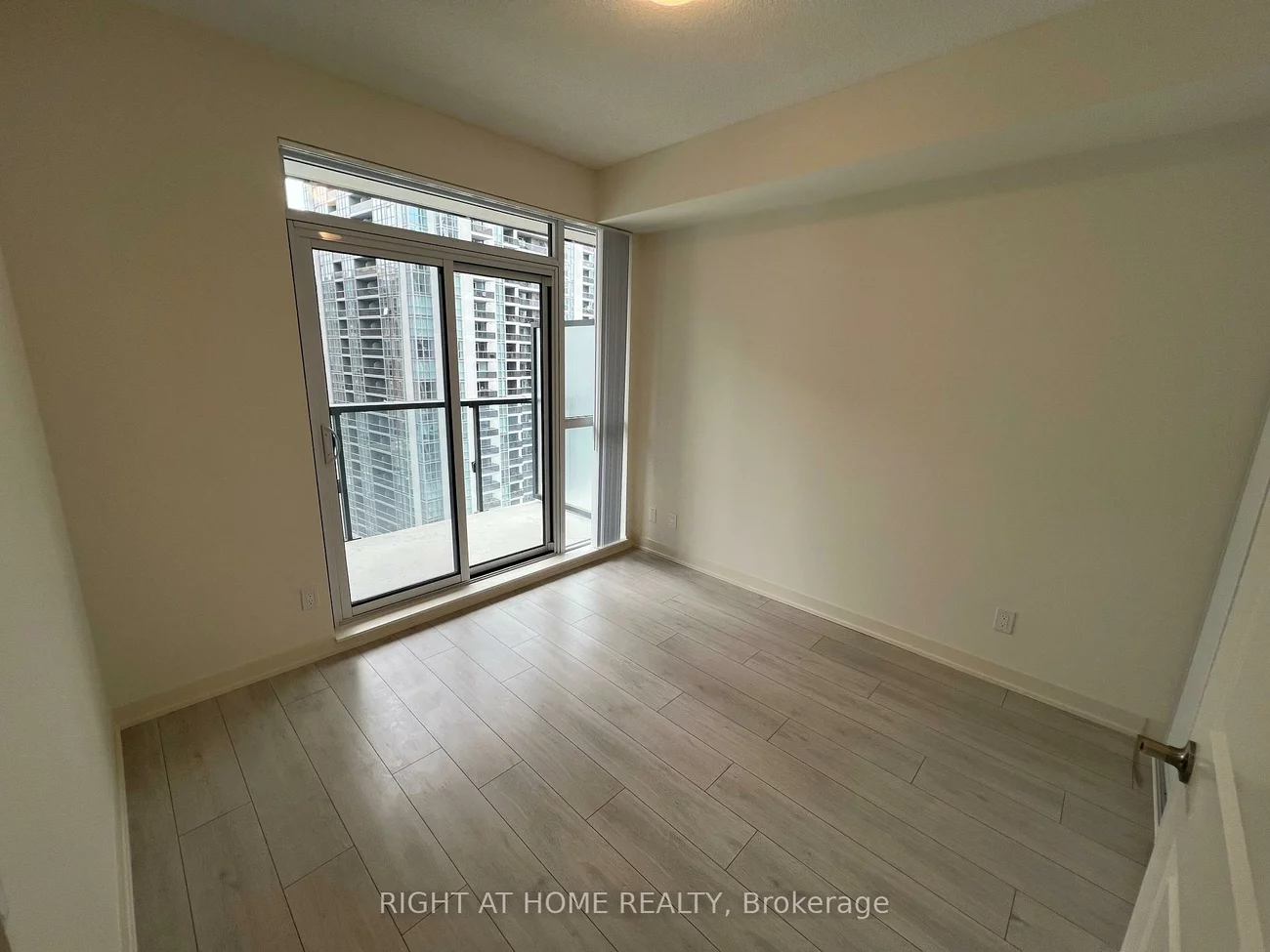 4955, Yonge, Willowdale East, Toronto