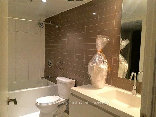 85, Queens Wharf, Waterfront Communities C1, Toronto