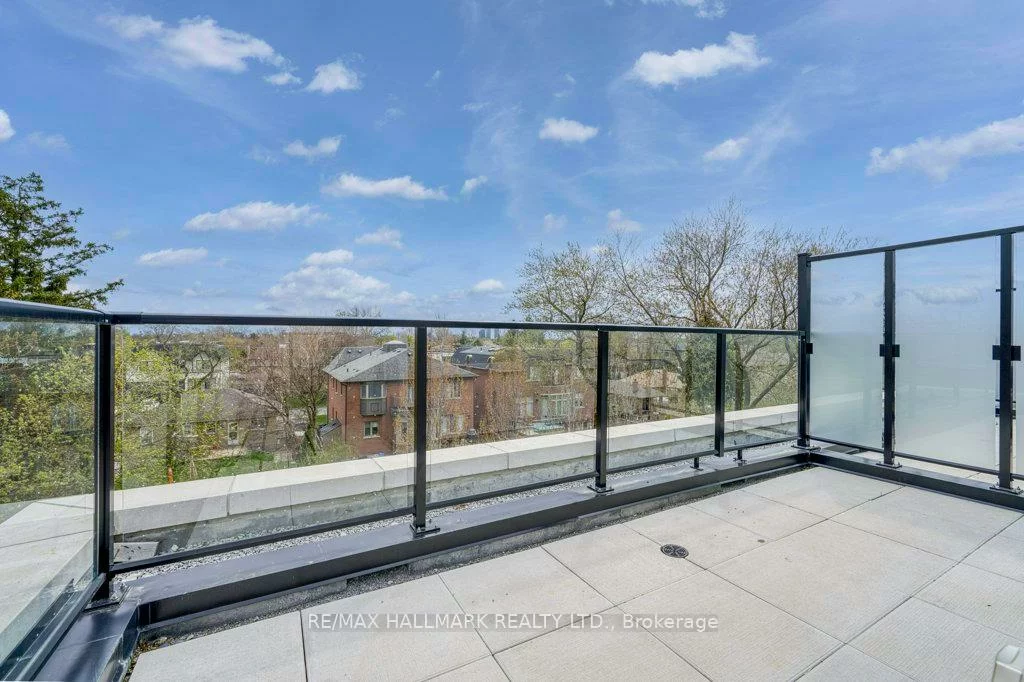 861, Sheppard, Bathurst Manor, Toronto