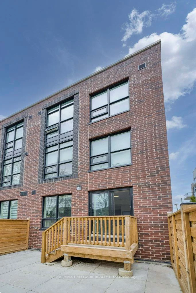 861, Sheppard, Bathurst Manor, Toronto