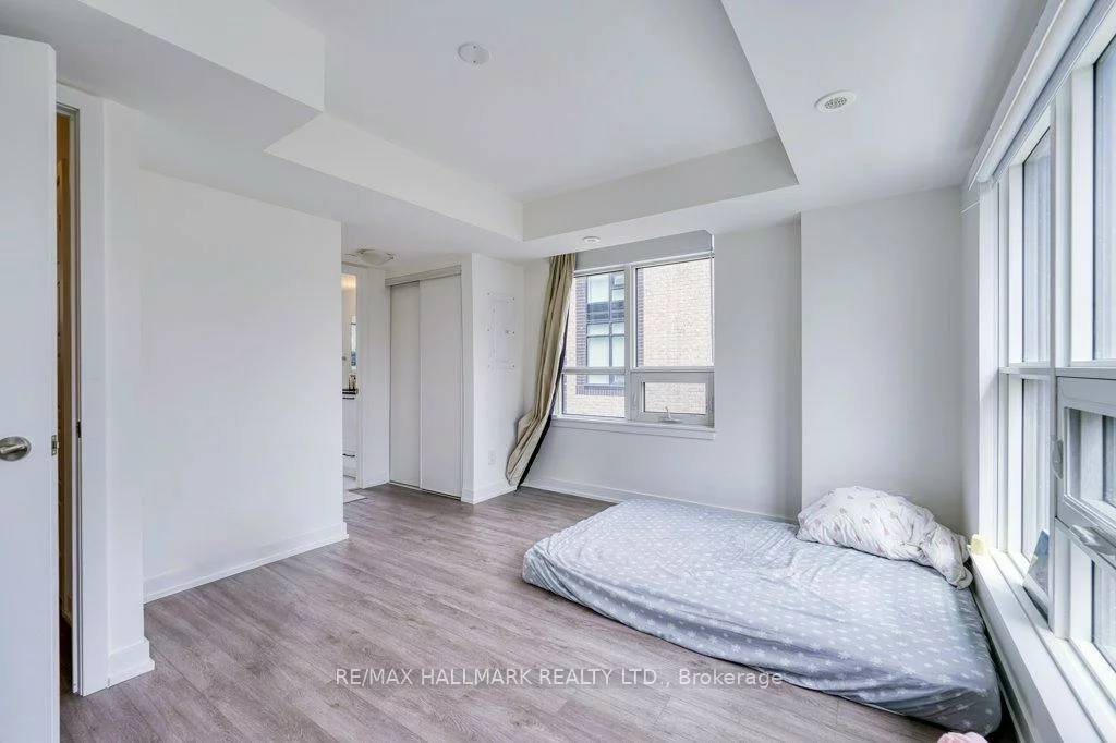 861, Sheppard, Bathurst Manor, Toronto