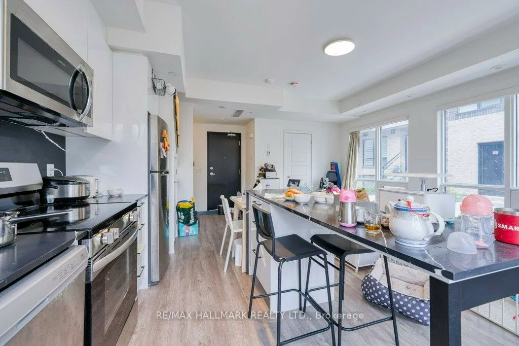 861, Sheppard, Bathurst Manor, Toronto