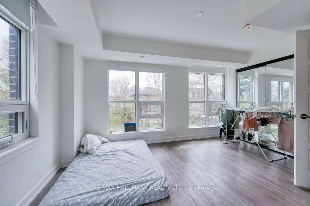 861, Sheppard, Bathurst Manor, Toronto