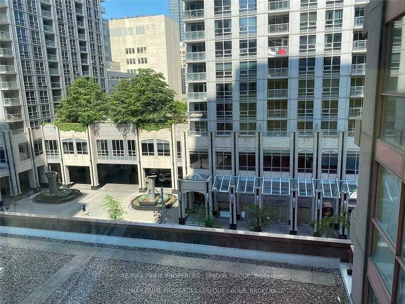 736, Bay, Bay Street Corridor, Toronto