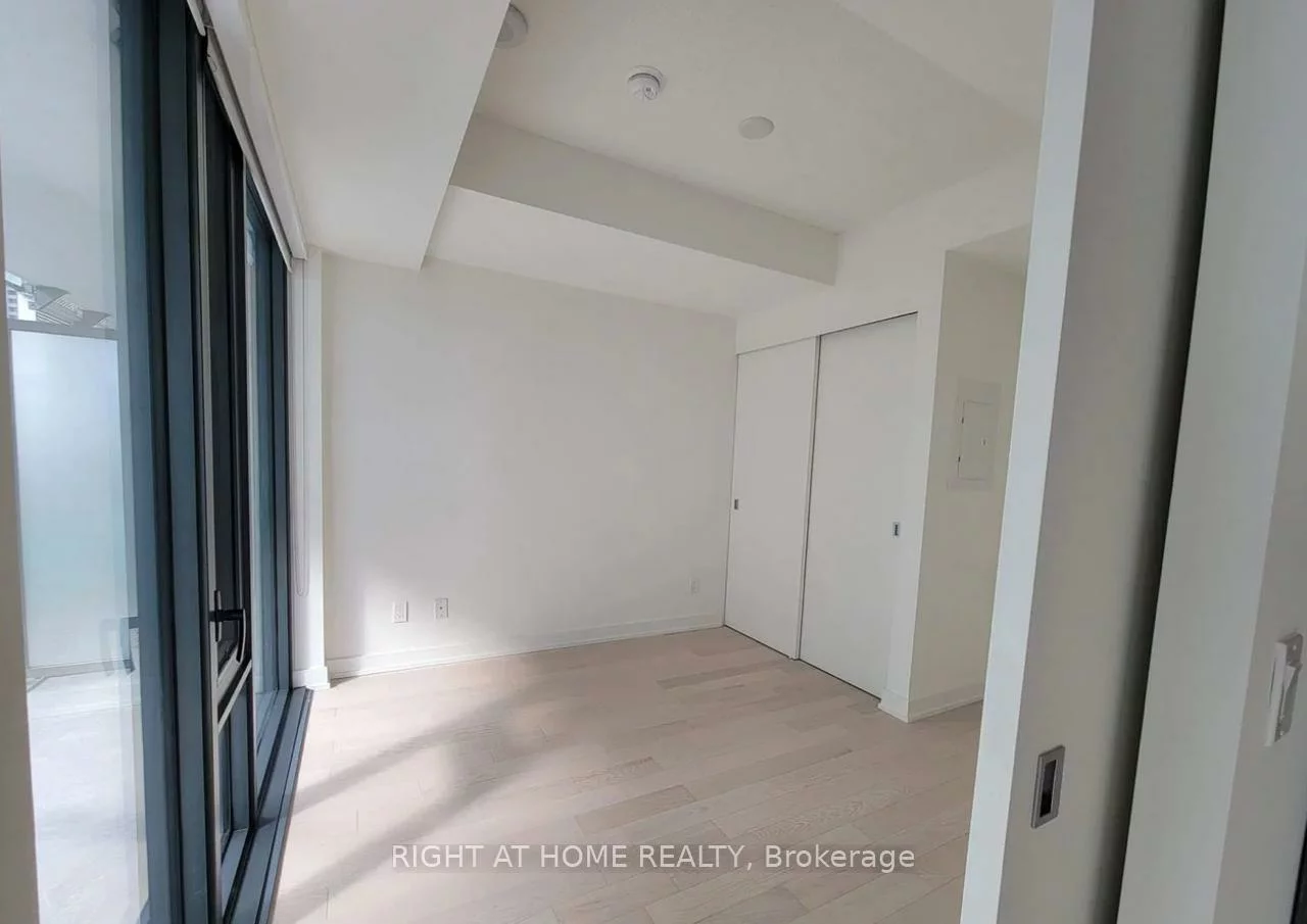 25, Richmond, Church-Yonge Corridor, Toronto