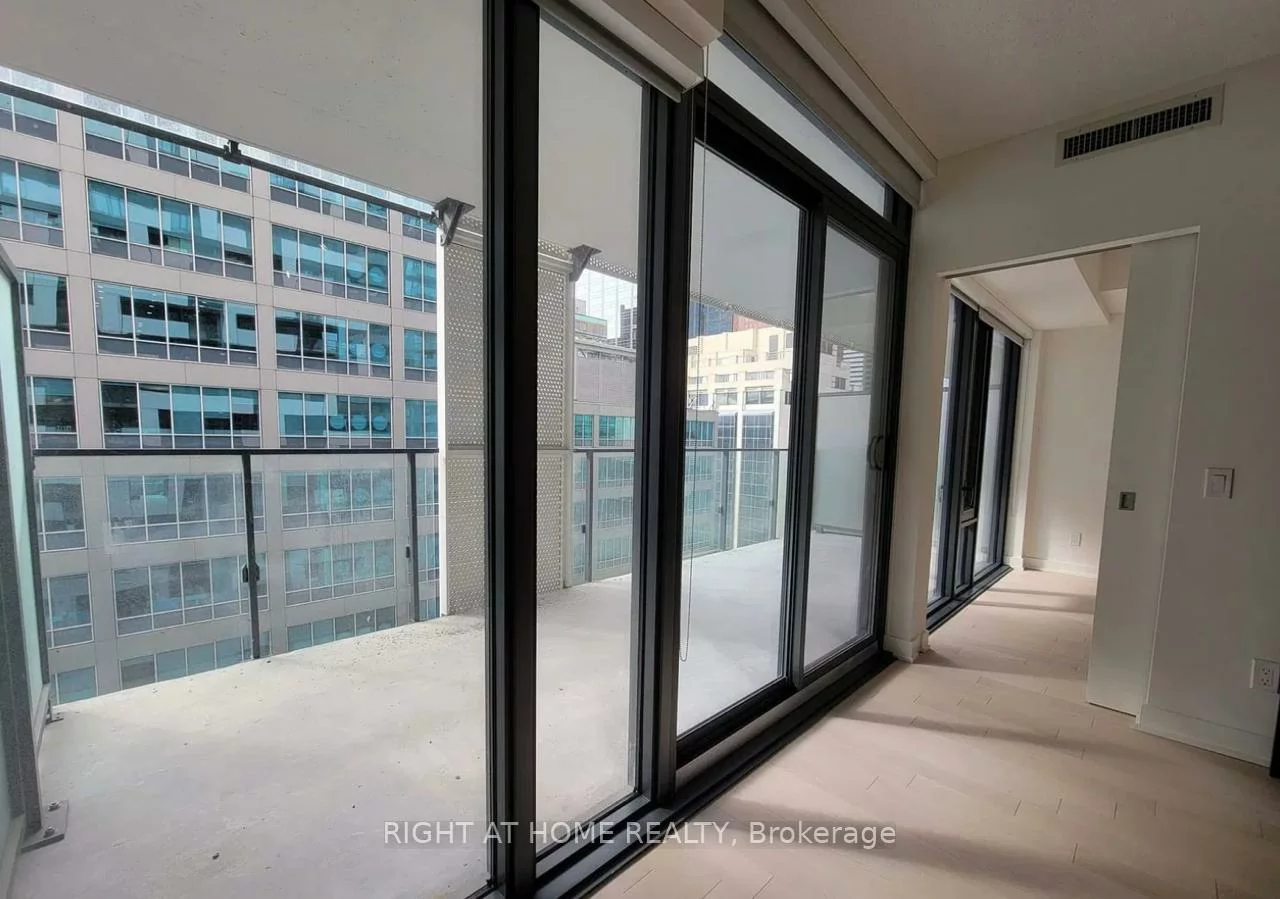 25, Richmond, Church-Yonge Corridor, Toronto
