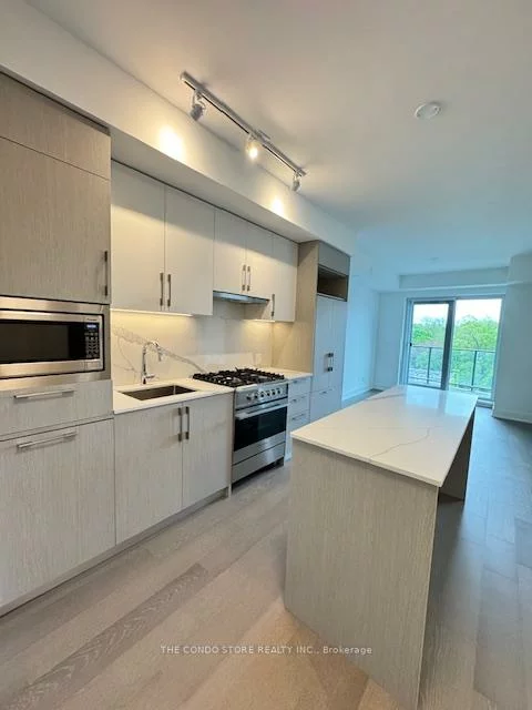 8, Manor, Yonge-Eglinton, Toronto