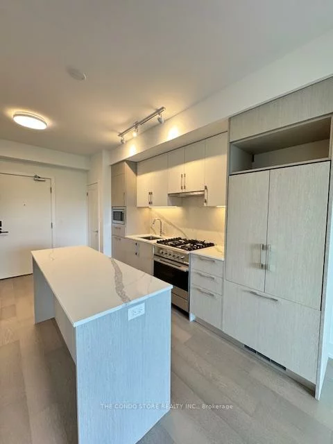 8, Manor, Yonge-Eglinton, Toronto