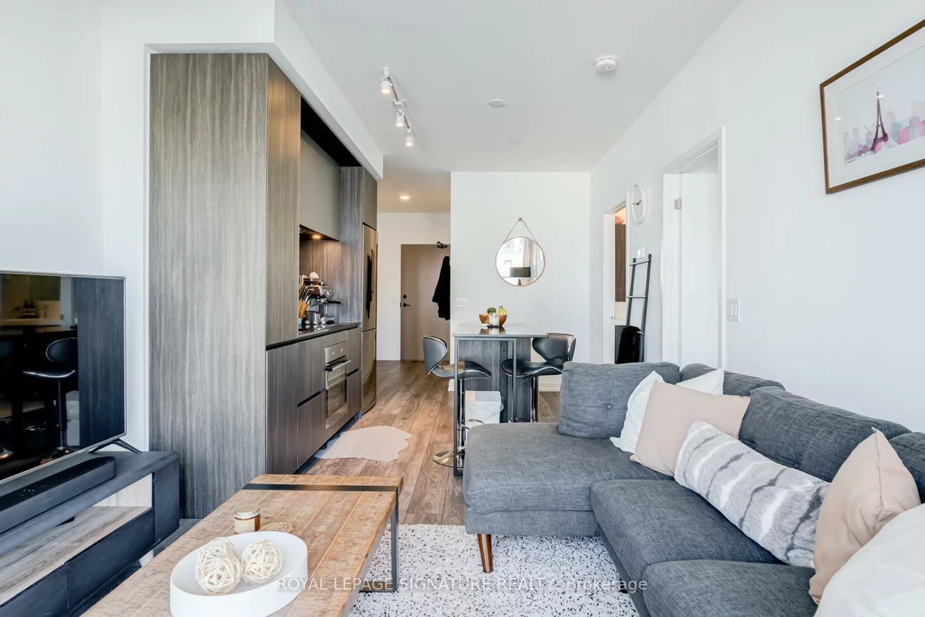 225, Sumach, Regent Park, Toronto