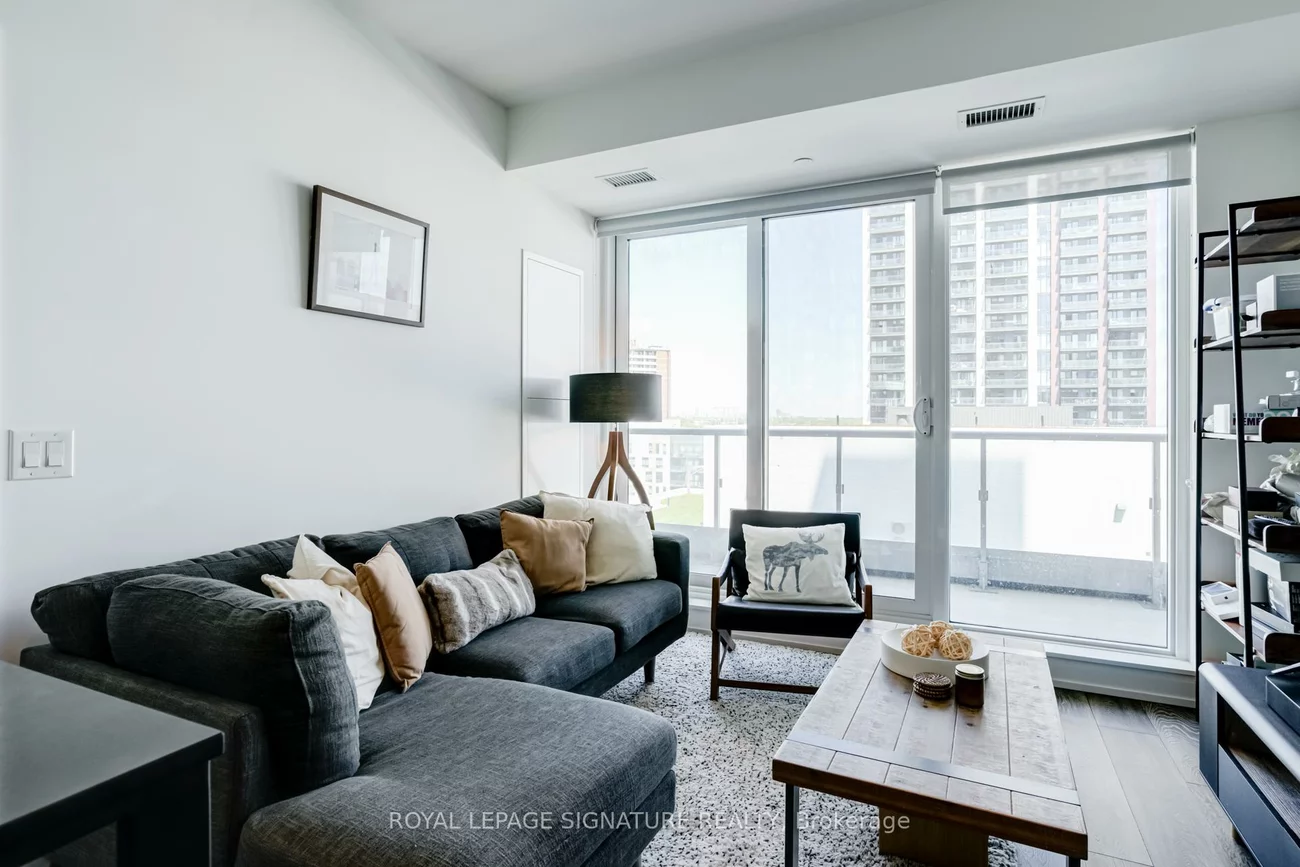 225, Sumach, Regent Park, Toronto
