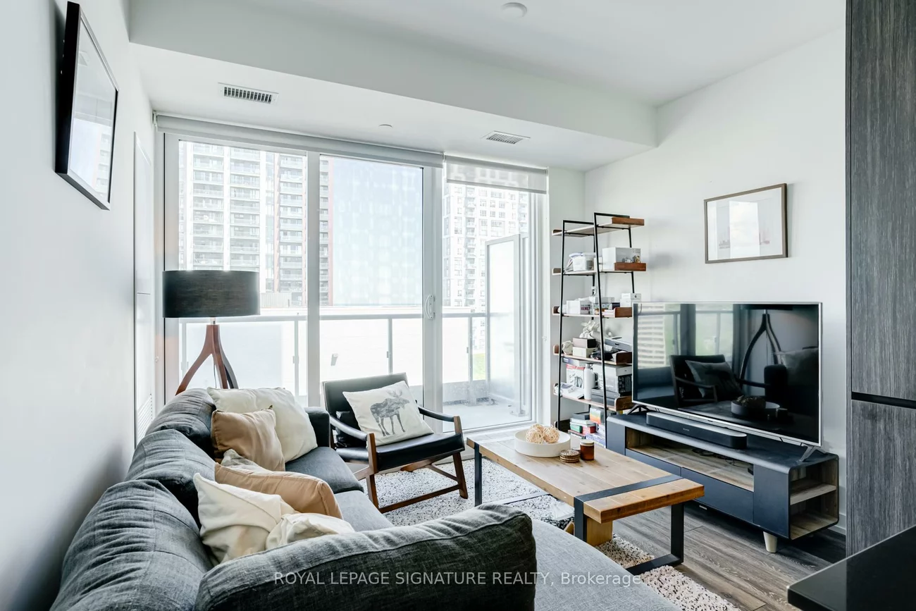 225, Sumach, Regent Park, Toronto