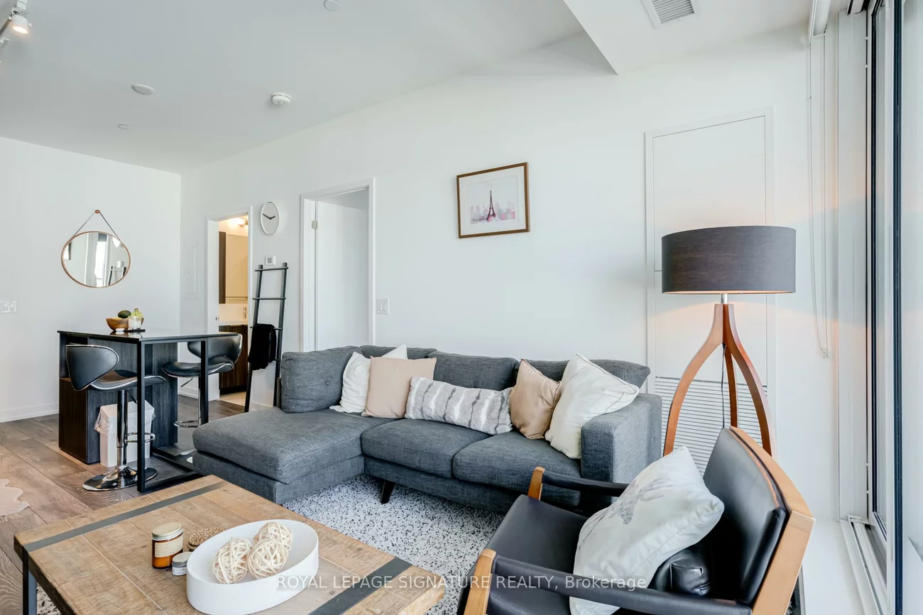 225, Sumach, Regent Park, Toronto