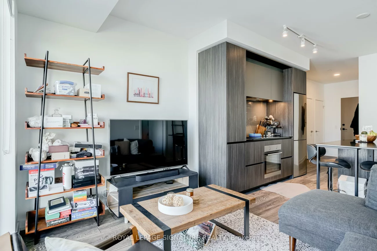 225, Sumach, Regent Park, Toronto