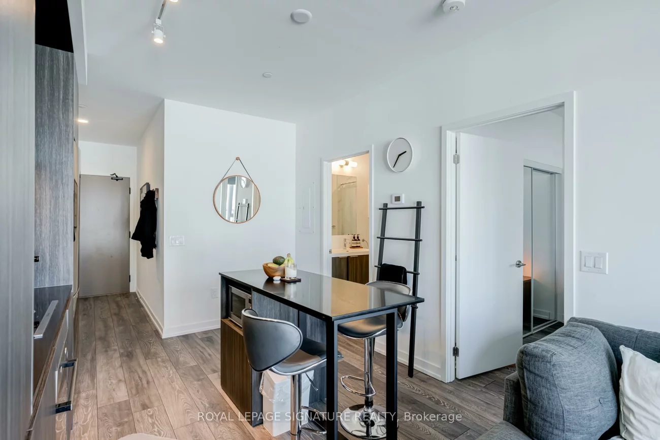 225, Sumach, Regent Park, Toronto