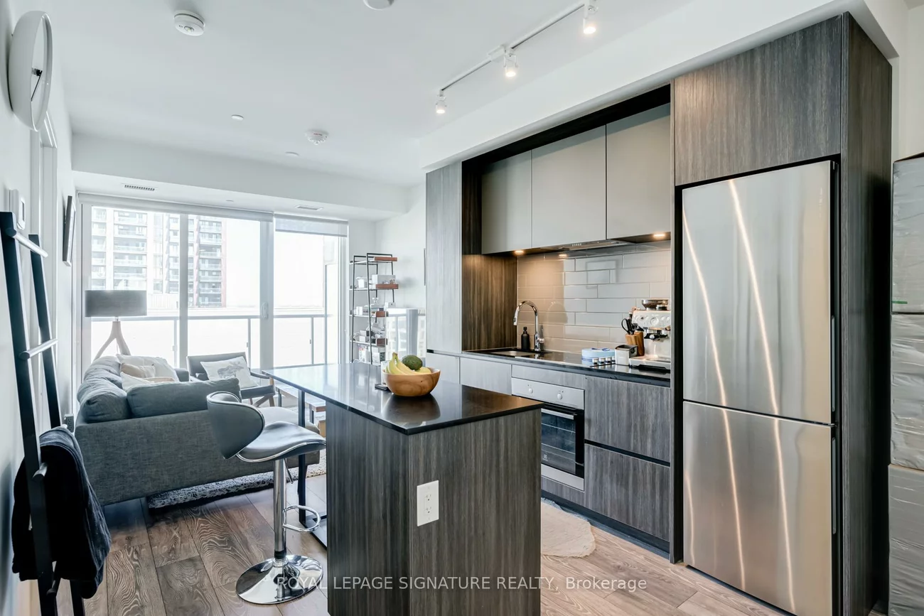225, Sumach, Regent Park, Toronto
