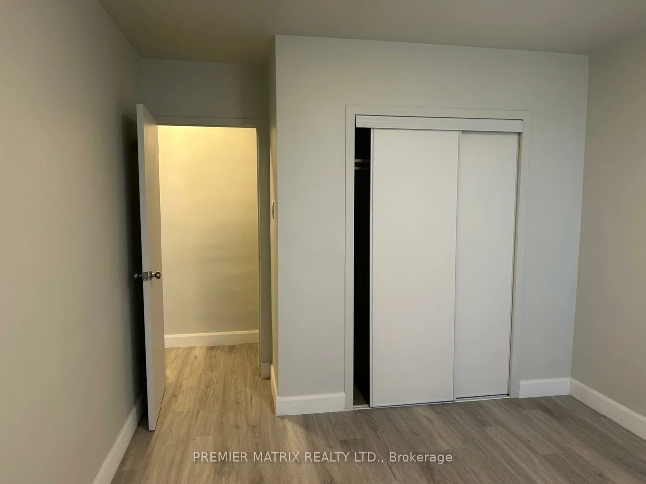 65, Thorncliffe Park, Thorncliffe Park, Toronto
