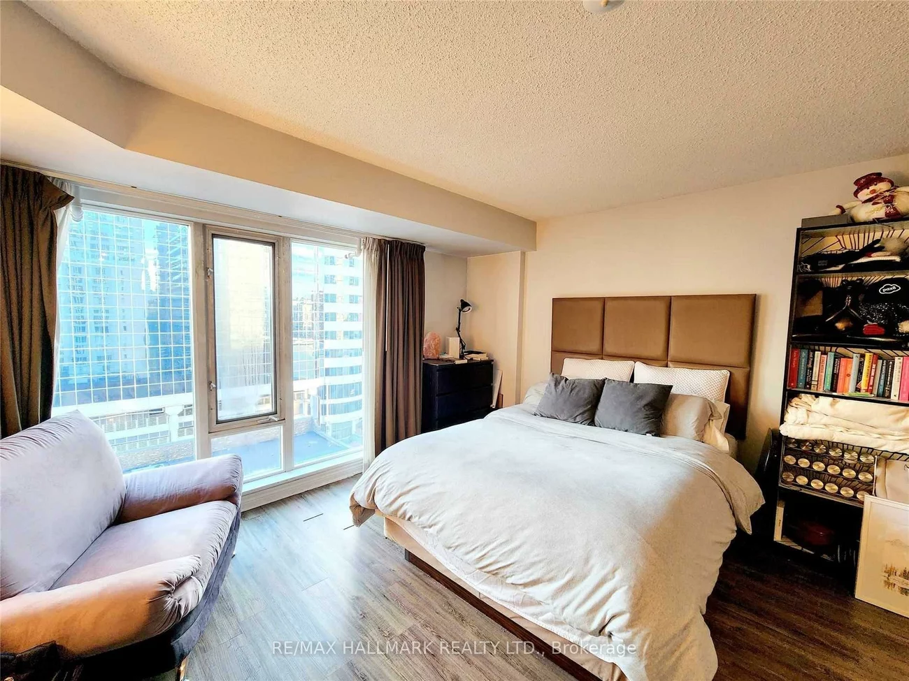 200, Victoria, Church-Yonge Corridor, Toronto