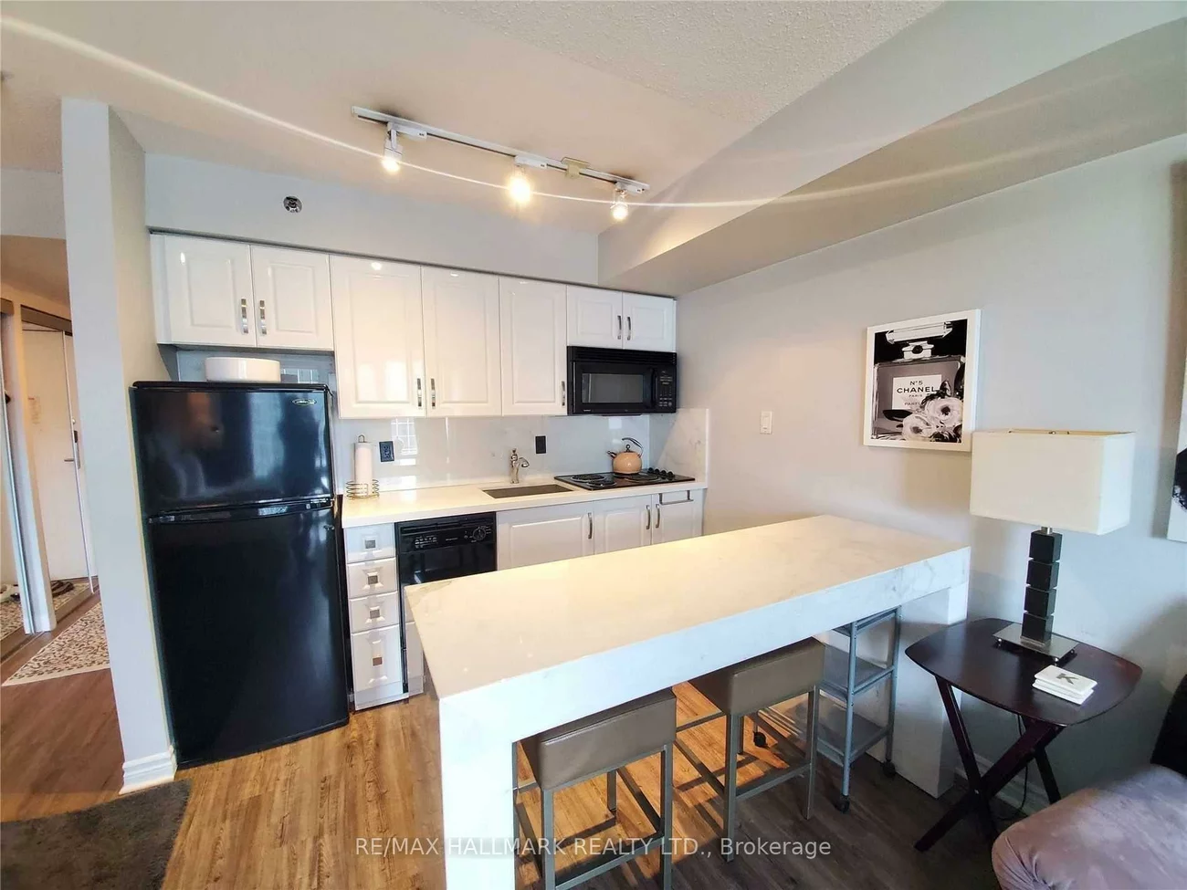 200, Victoria, Church-Yonge Corridor, Toronto
