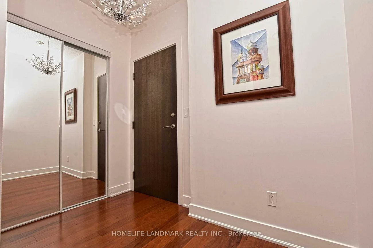 28, Linden, North St. James Town, Toronto