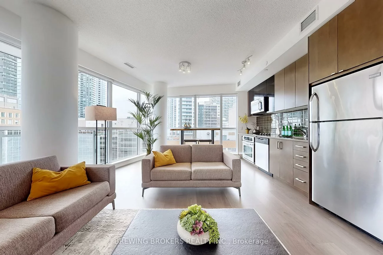 89, Dunfield, Mount Pleasant West, Toronto