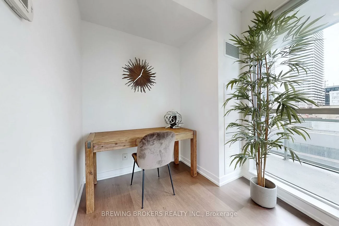 89, Dunfield, Mount Pleasant West, Toronto
