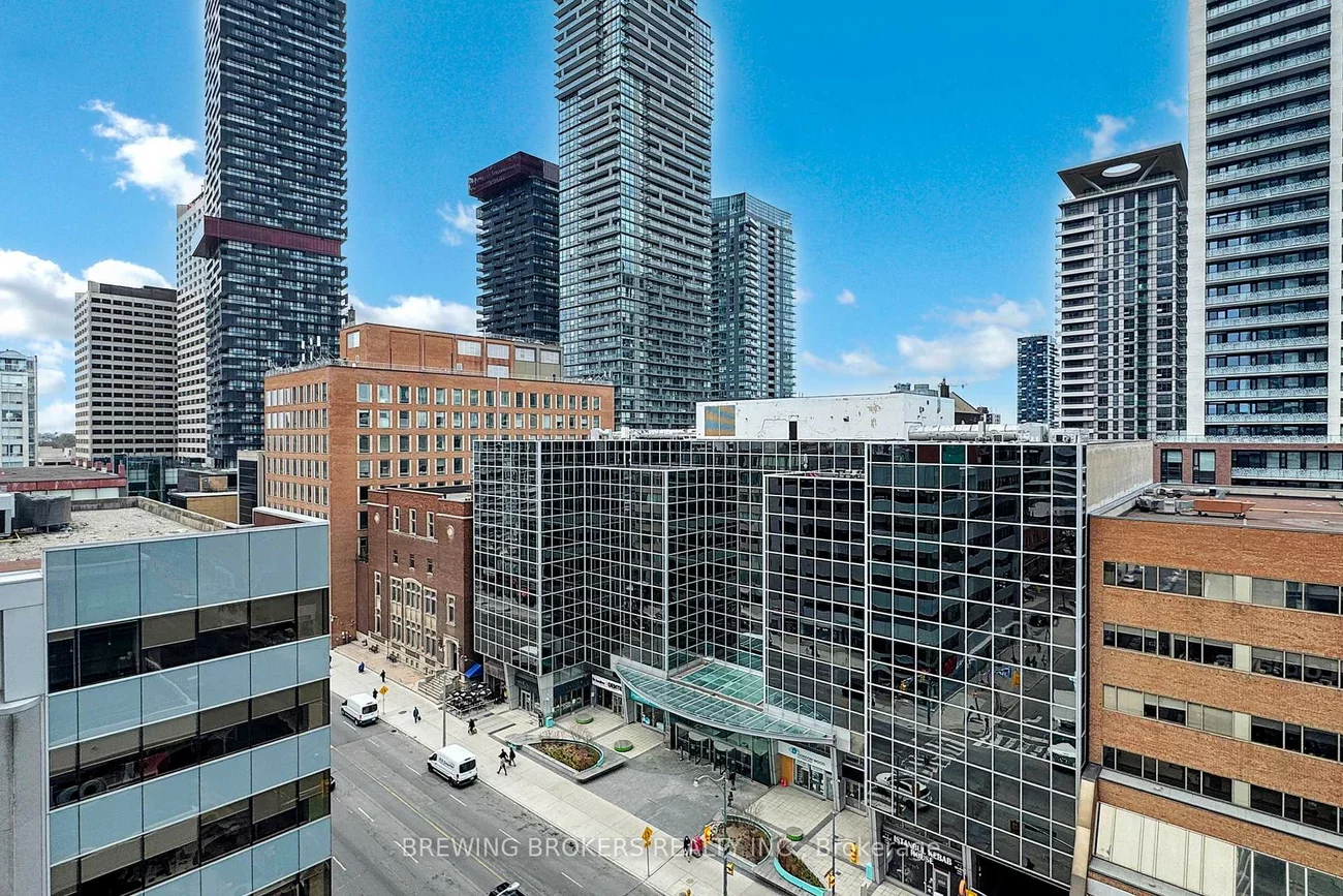 89, Dunfield, Mount Pleasant West, Toronto