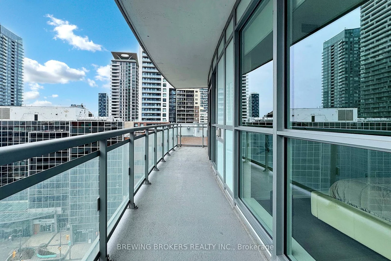 89, Dunfield, Mount Pleasant West, Toronto