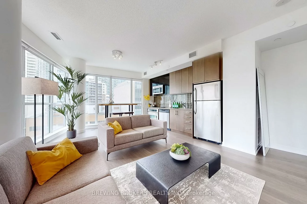 89, Dunfield, Mount Pleasant West, Toronto