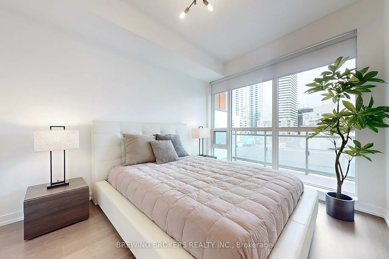 89, Dunfield, Mount Pleasant West, Toronto