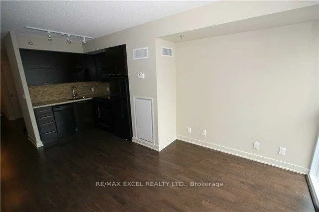 21, Nelson, Waterfront Communities C1, Toronto