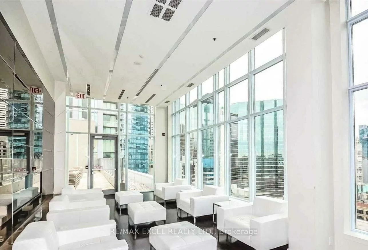 21, Nelson, Waterfront Communities C1, Toronto
